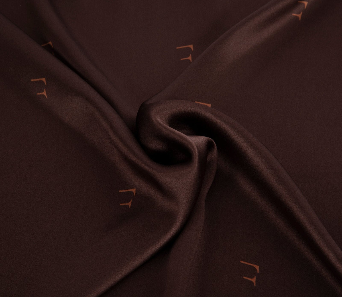 Silkeskjerf Paris Brown, nærbilde av silken